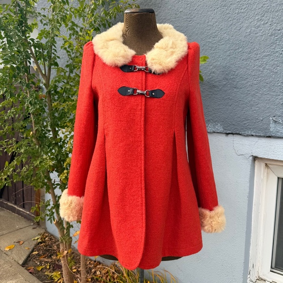 Stunning Vintage 70s Orange Swing Coat with Fur Trim - Picture 1 of 11
